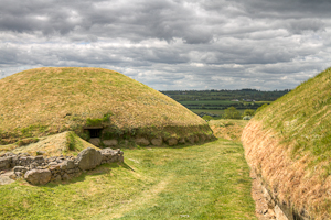 Grabhügel von Knowth |  Tomb hills at Knowth